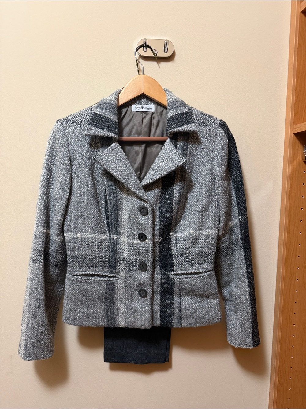 Gray Tweed Button-Front Blazer Jacket - Classic Tailored Style